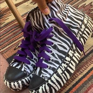 Converse Zebra design woman’s high top shoes
